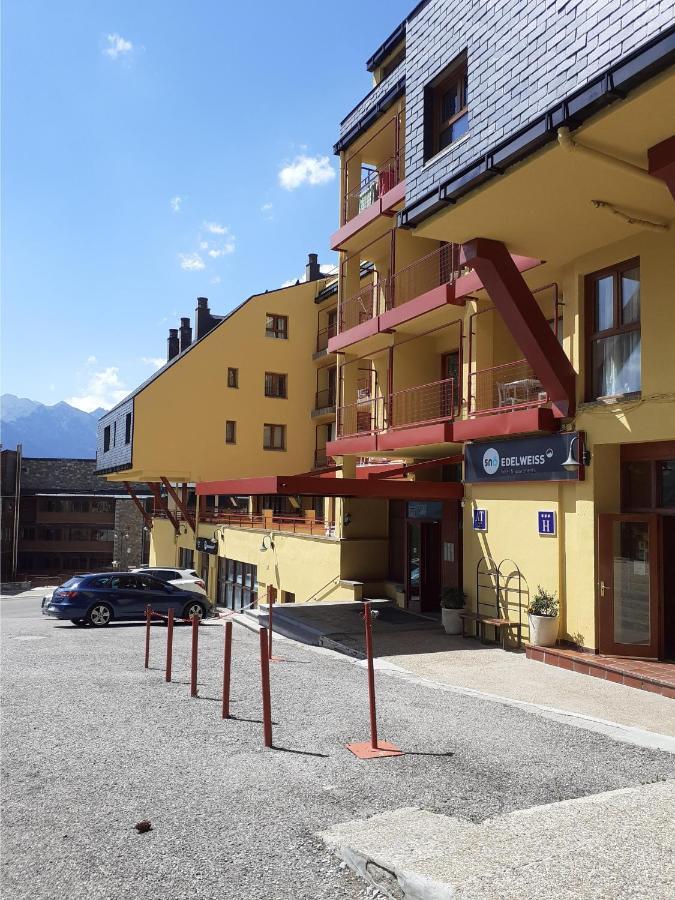 Apartamentos SNÖ Edelweiss Cerler Exterior foto